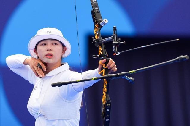 巴黎奥运会+_+射箭——女子个人赛：韩国选手包揽冠、亚军XxjpseC007676_20240804_MVPFN0A001.jpg